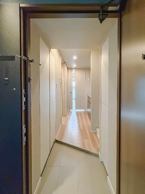 シーズンフラッツ大井町（301） 玄関