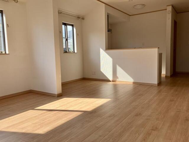 西大井戸建（1） リビング