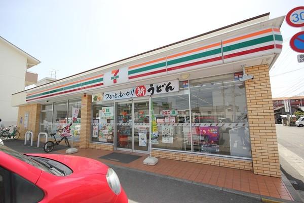 セブンイレブン徳島津田町4丁目店：685m
