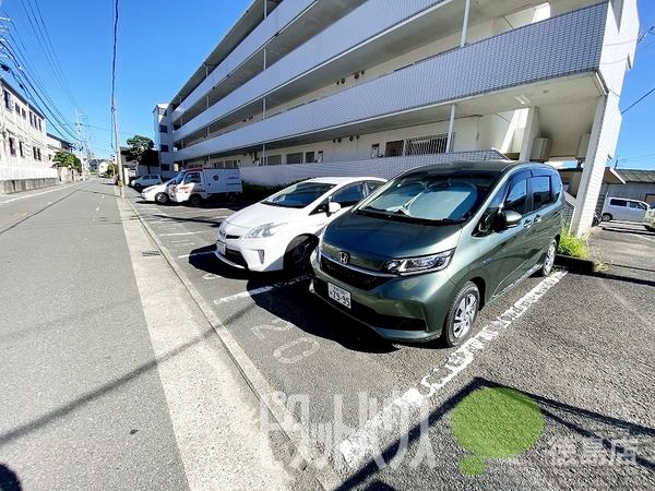 徳島市昭和町マンション 駐車場