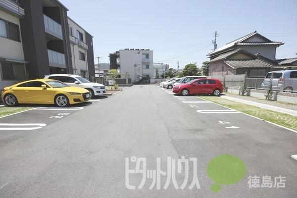 徳島市福島マンション 駐車場