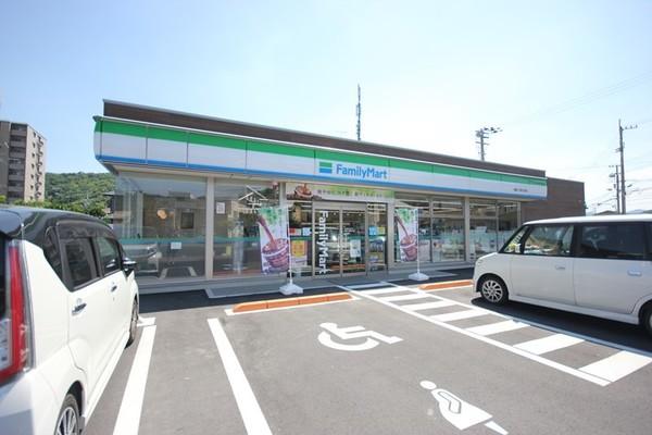 ファミリーマート徳島八万町大坪店：542m