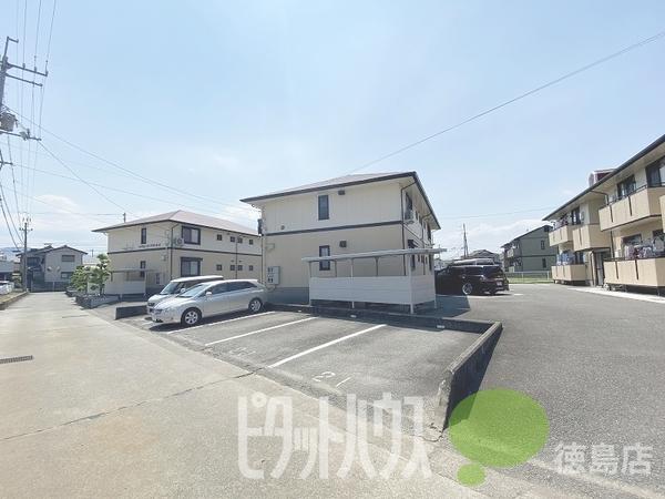 ハイカムール千代ヶ丸　Ａ 駐車場