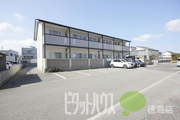 徳島市昭和町アパート 駐車場