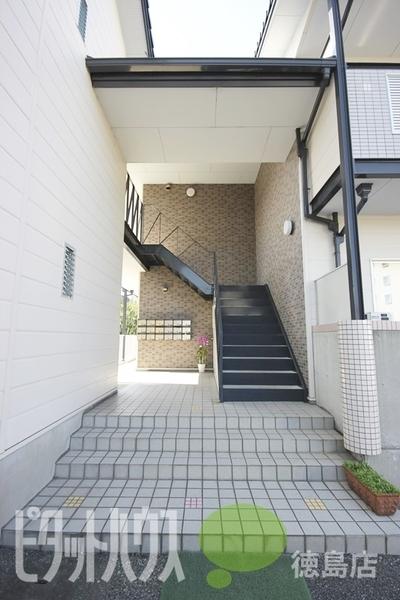 徳島市昭和町アパート エントランス