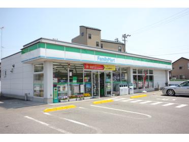 ファミリーマート小松島横須店：735m