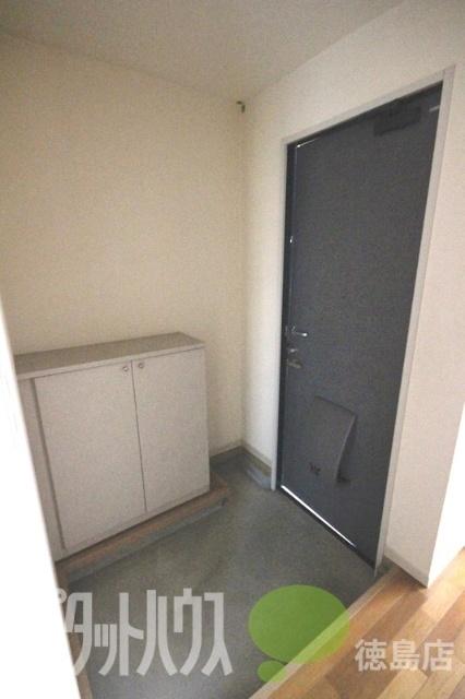 小松島市横須町アパート 玄関