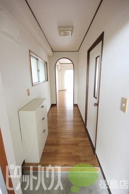 徳島市昭和町マンション 玄関