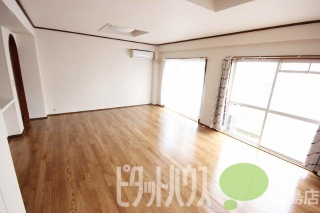 徳島市昭和町マンション リビング