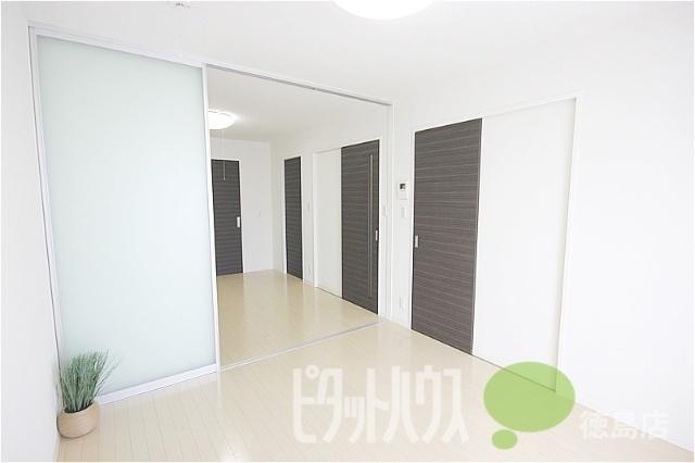 徳島市論田町アパート リビング