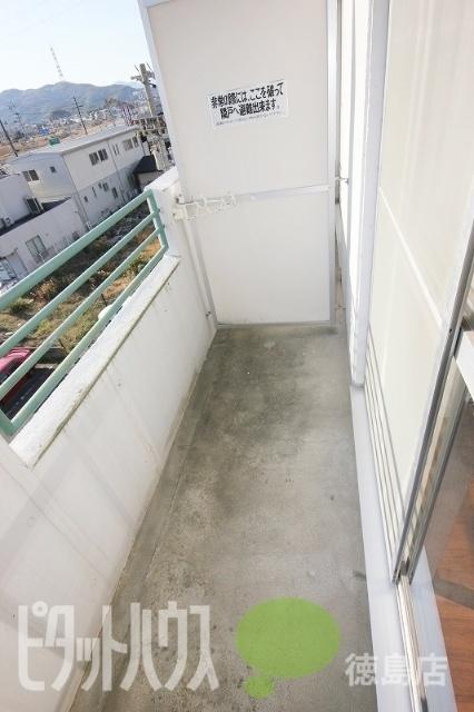 百田ハイツ(西新浜) バルコニー