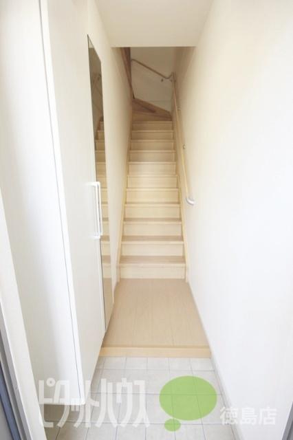 徳島市津田本町アパート 玄関