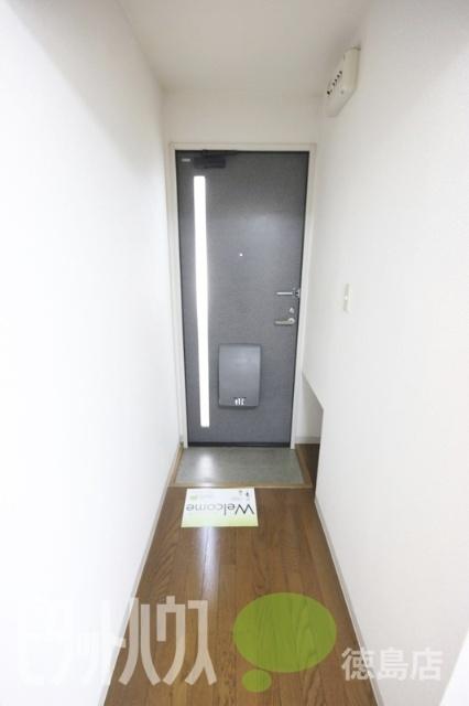 徳島市山城町アパート 玄関