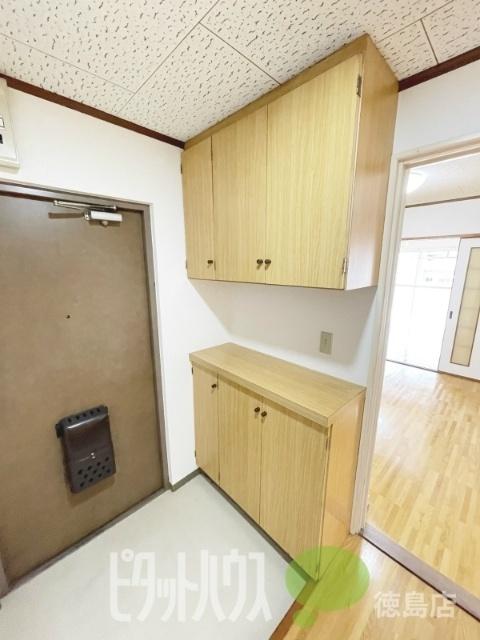 徳島市中昭和町マンション 玄関