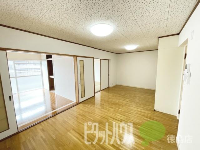 徳島市中昭和町マンション リビング