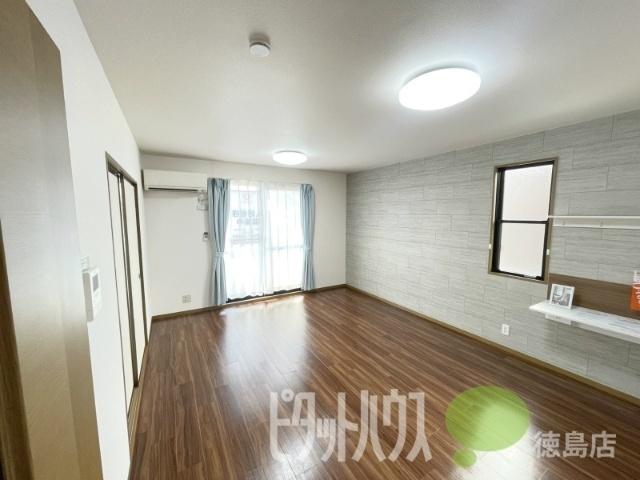 徳島市山城町アパート リビング
