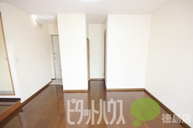 ファミリー7 玄関