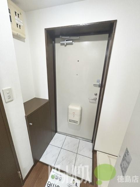 徳島市山城町マンション 玄関