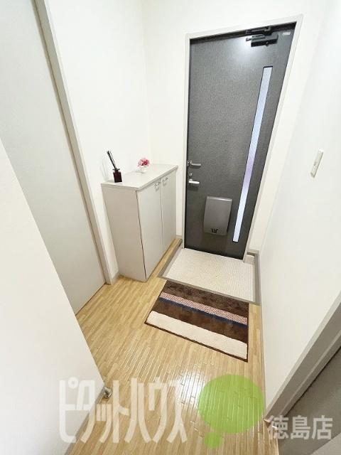徳島市八万町アパート 玄関