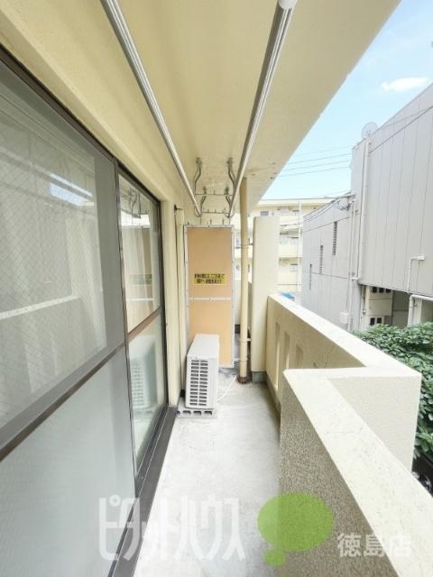 プレシオン南昭和 バルコニー