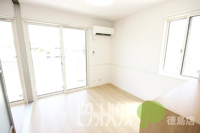 徳島市金沢アパート リビング