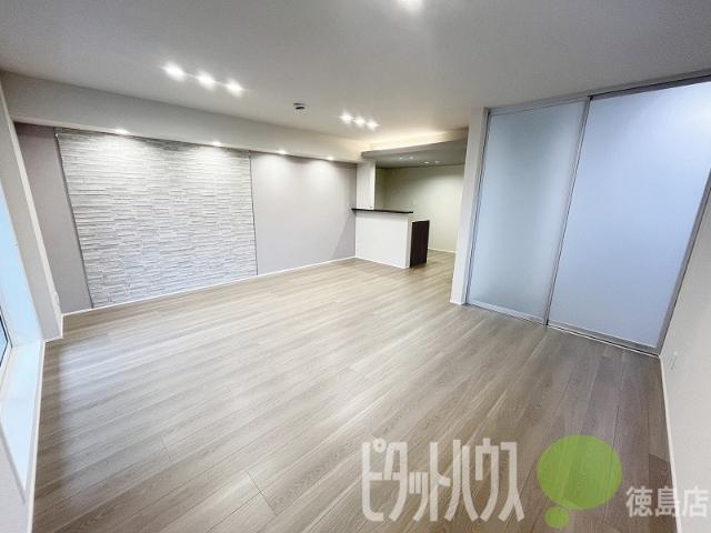 徳島市蔵本元町マンション リビング