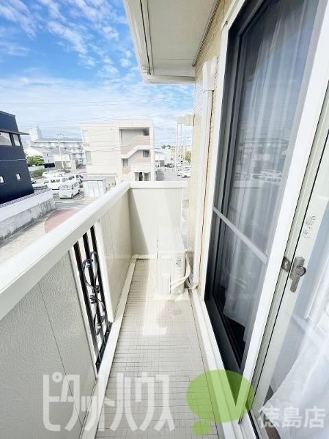 徳島市東吉野町テラスハウス バルコニー
