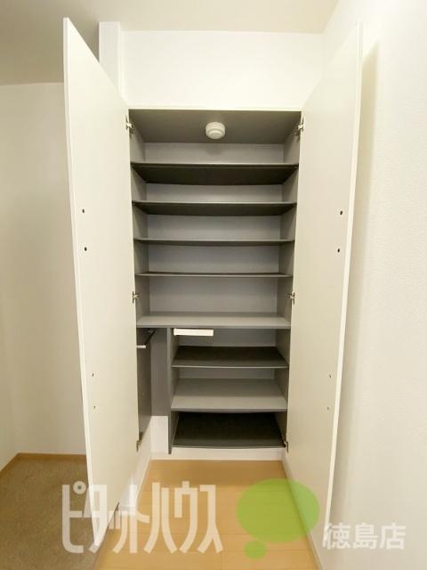 徳島市大和町マンション 玄関