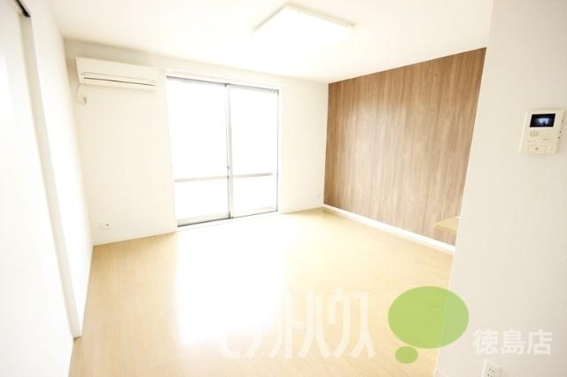 徳島市昭和町アパート リビング