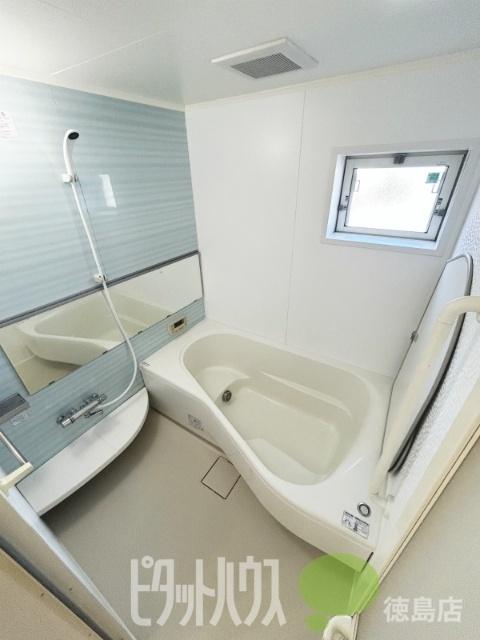 徳島市大原町アパート バス／シャワー