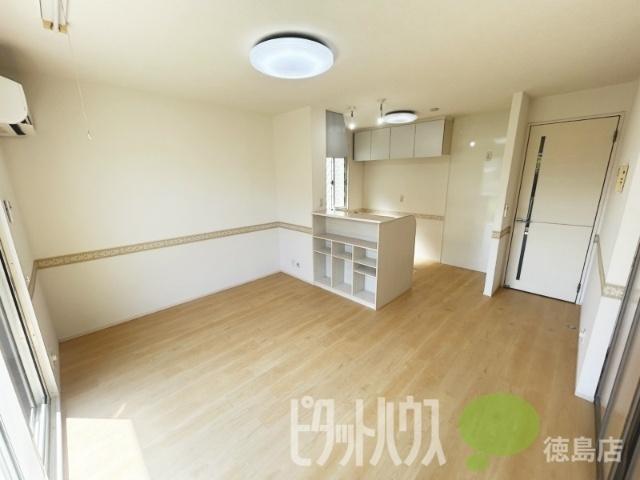 徳島市大原町アパート リビング