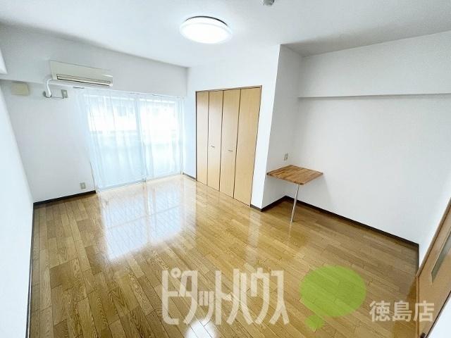 ハーバーハイツ万代町 リビング
