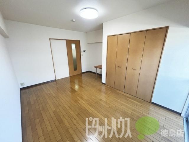 ハーバーハイツ万代町 リビング