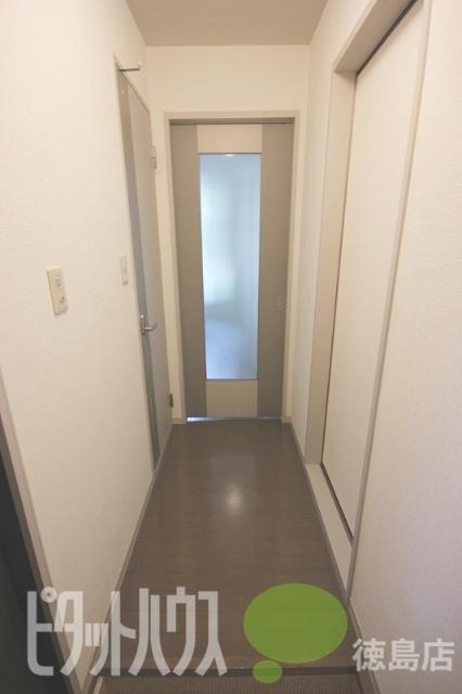 徳島市西新浜町アパート 玄関