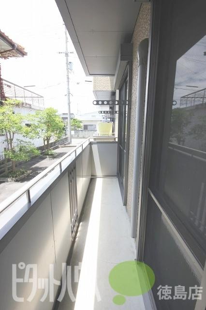 徳島市西新浜町アパート バルコニー