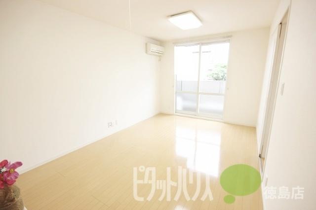 徳島市南沖洲アパート リビング