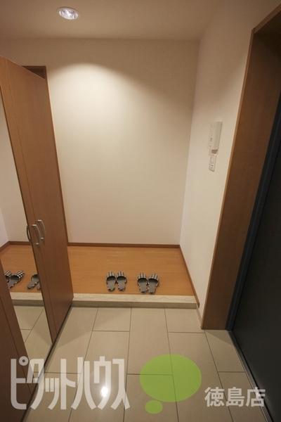徳島市南昭和町マンション 玄関