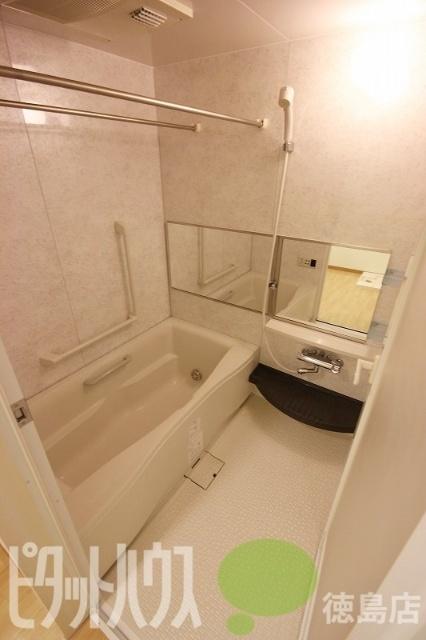 徳島市南昭和町マンション バス／シャワー