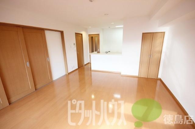 徳島市南昭和町マンション リビング