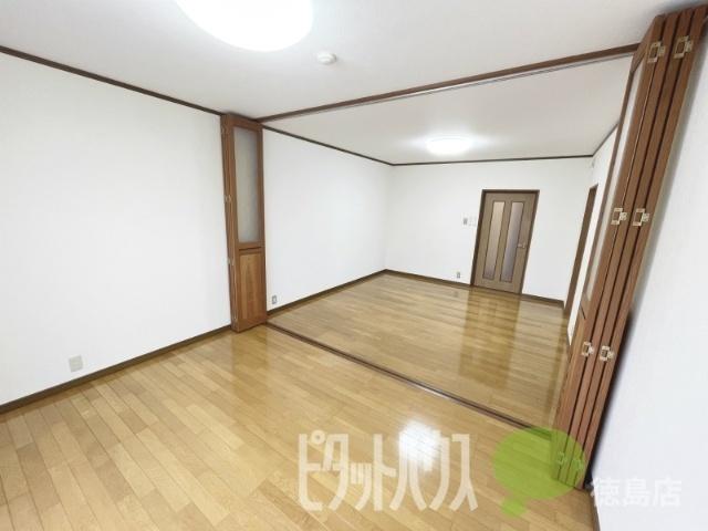 アーバンコート論田 リビング