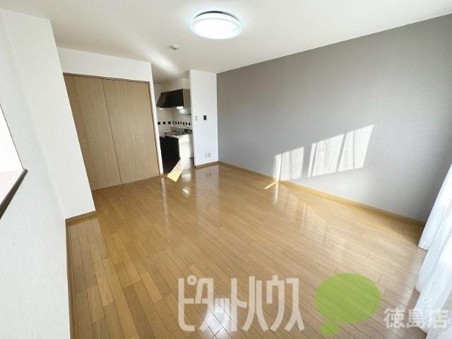 ツツイ昭和町 リビング