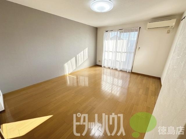 ツツイ昭和町 リビング