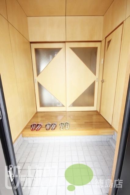 徳島市南昭和町一戸建 玄関