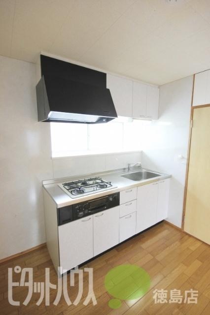 徳島市南昭和町一戸建 キッチン