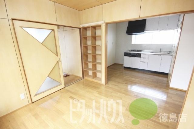 徳島市南昭和町一戸建 リビング