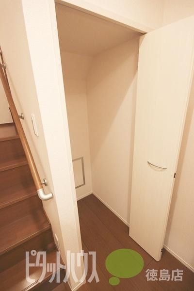 徳島市八万町アパート 玄関
