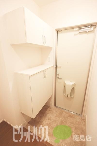 徳島市八万町アパート 玄関
