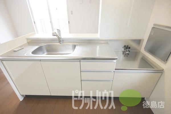 徳島市八万町アパート キッチン