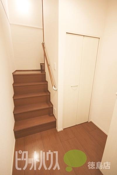 徳島市八万町アパート 玄関