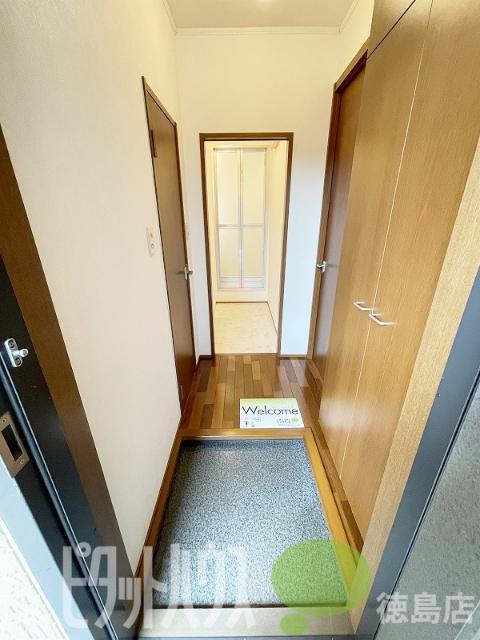 レトア三軒屋 玄関
